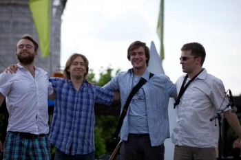 das magische theater bei peng findet stadt